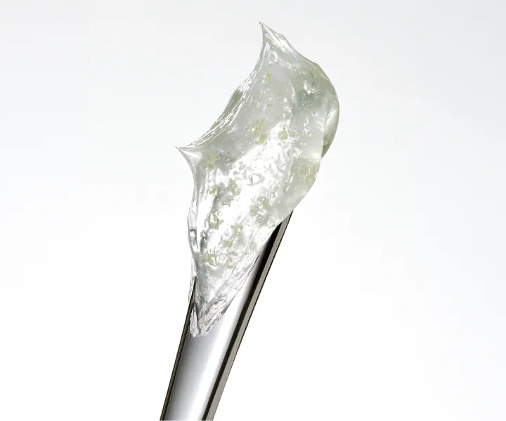 Clear gel lifted on a glass applicator